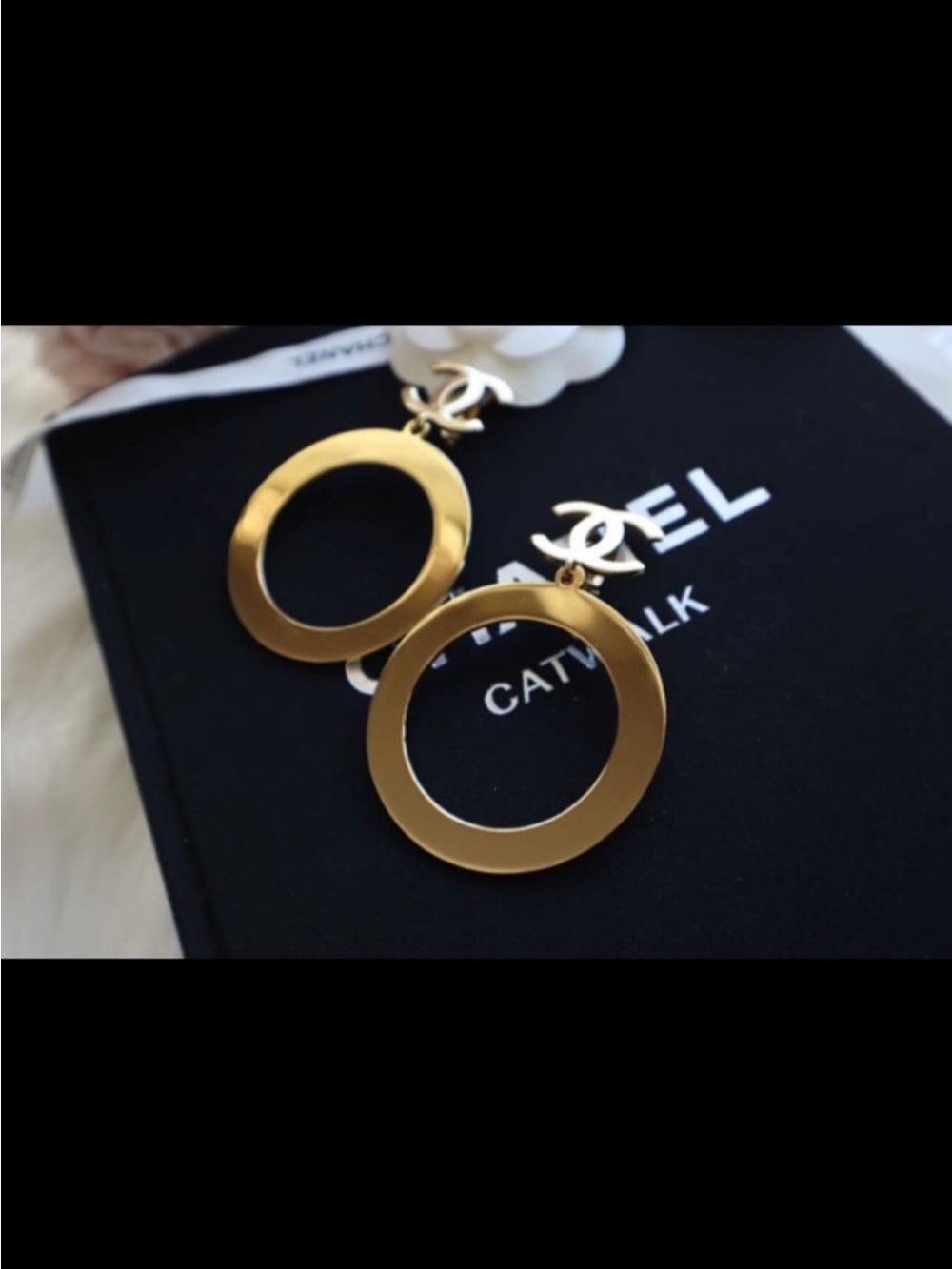 CHANEL iconic Gold Circular Hoops Logo 80’s earrings